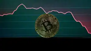 Bitcoin Climbs 5% Weekly as ETF Inflows Push Price to $65K
